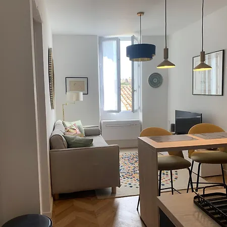 Lumineux 2 Pieces Vieil Апартаменти Антіб